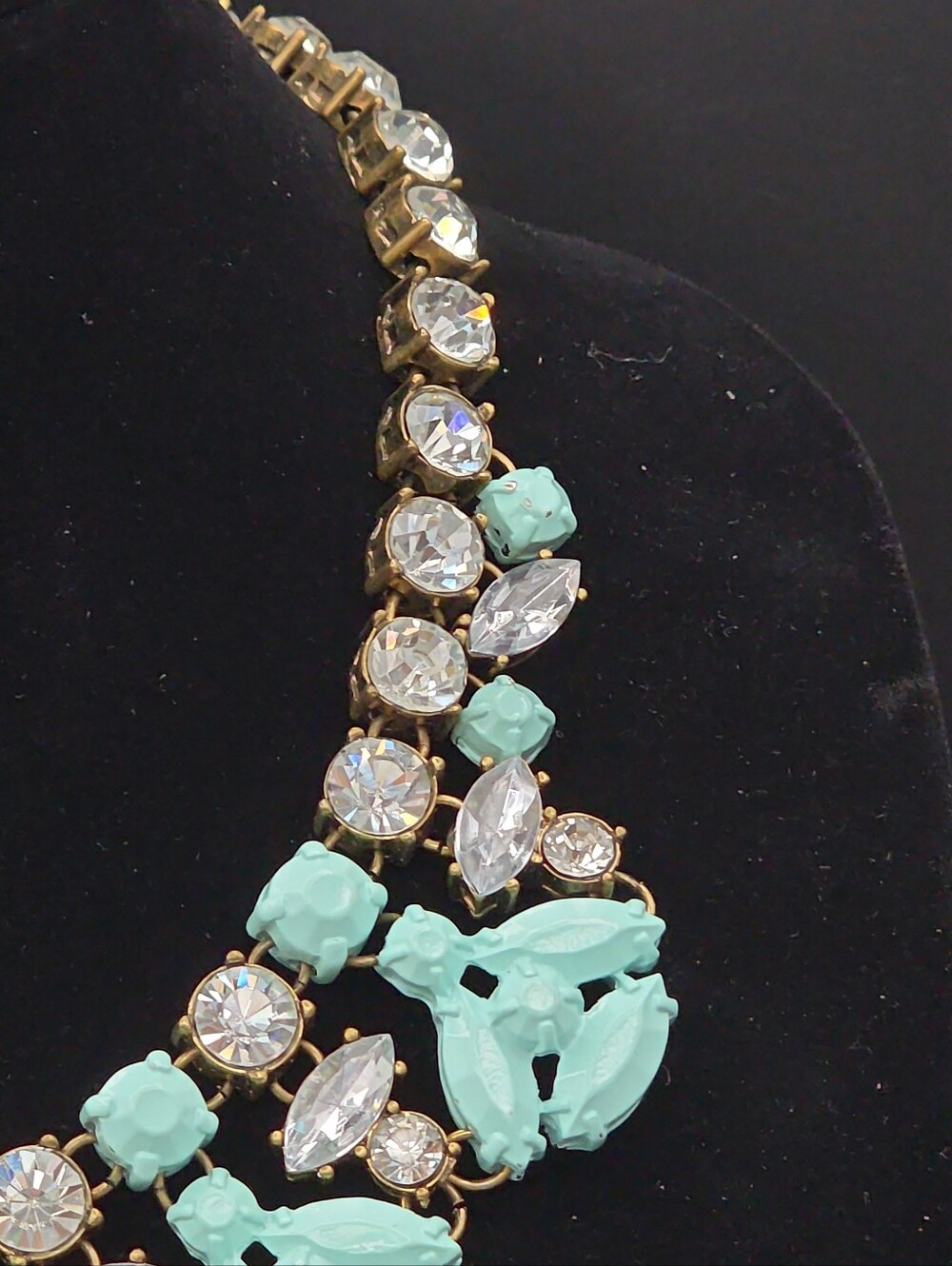 Sarah Templeman Camille Rhinestone Turquoise Enamel Bumblebee Statement Necklace - Picture 7 of 12